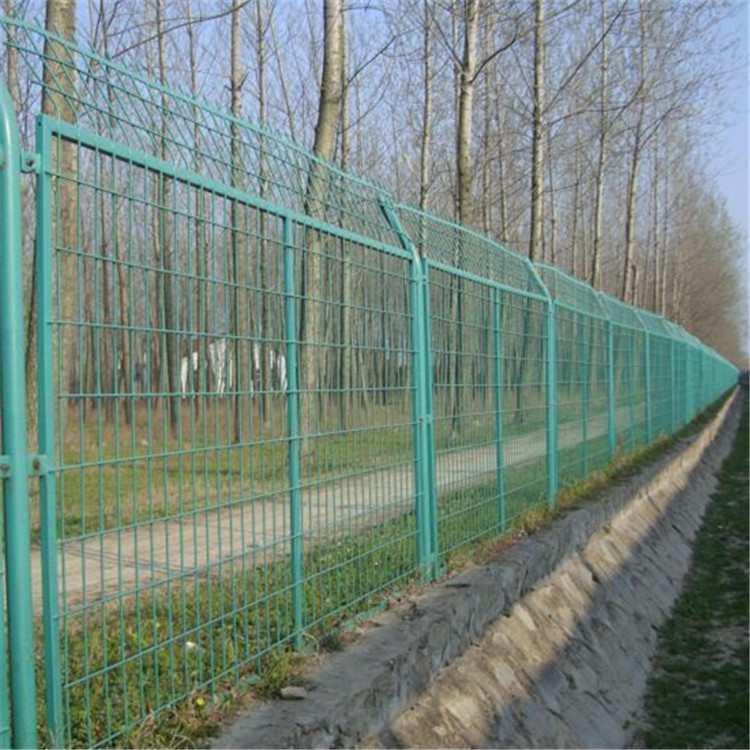 公路圍網(wǎng)案例展示圖片4 公路圍網(wǎng)案例展示圖片4