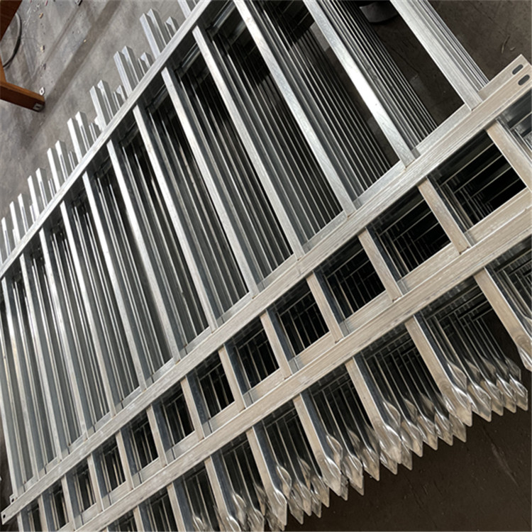 鋅鋼護(hù)欄案例展示圖片4 鋅鋼護(hù)欄案例展示圖片4