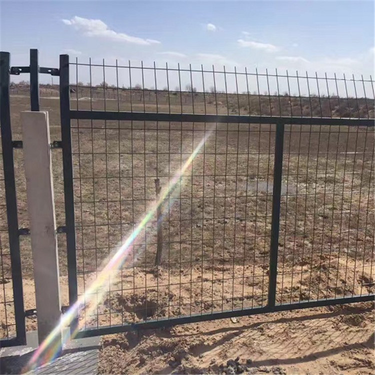 鐵路防護(hù)柵欄案例展示圖片4 鐵路防護(hù)柵欄案例展示圖片4